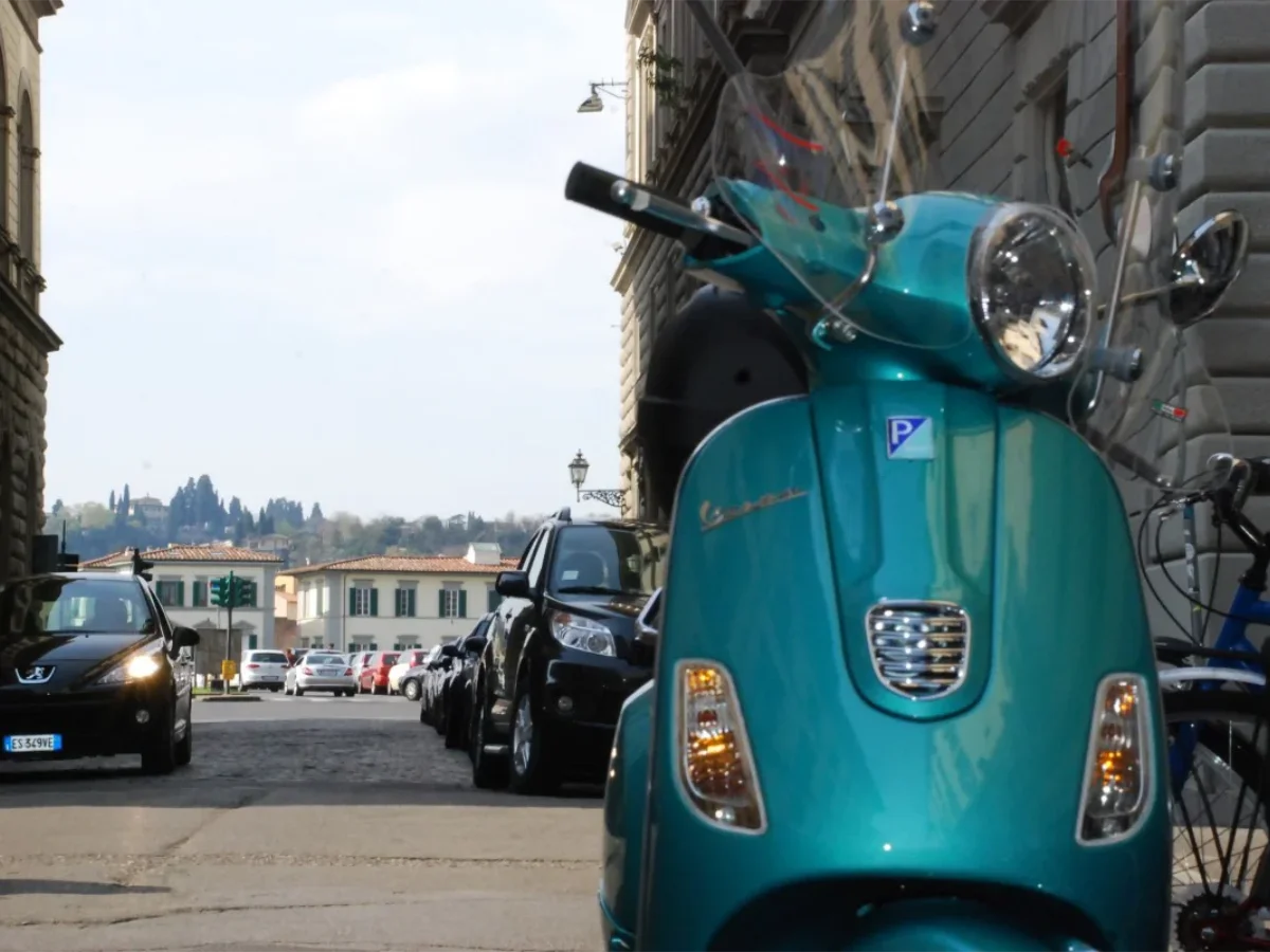 Scooter & motorcycle rental Florence
